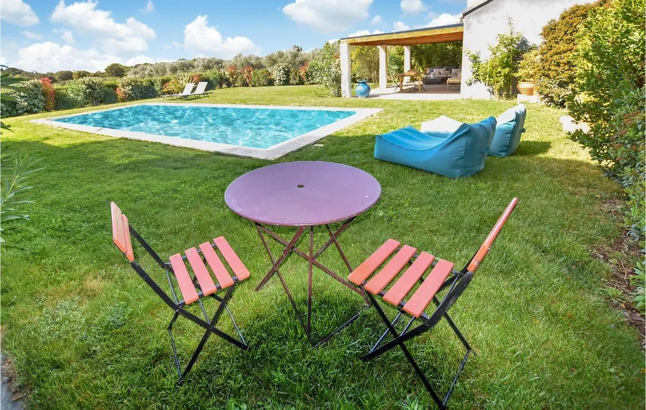 Holiday home Stunning Home In Pernes-Les-Fontaines