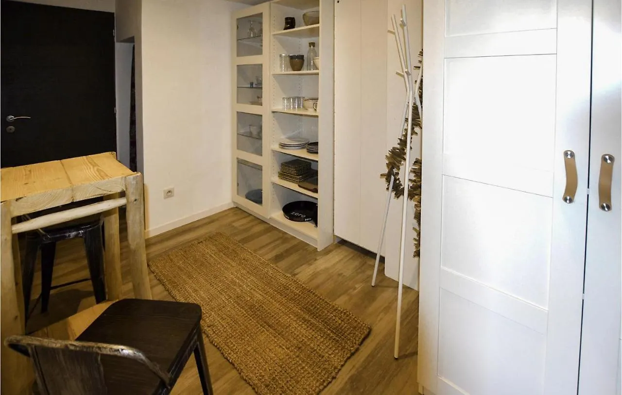 Stunning Home In Pernes-Les-Fontaines